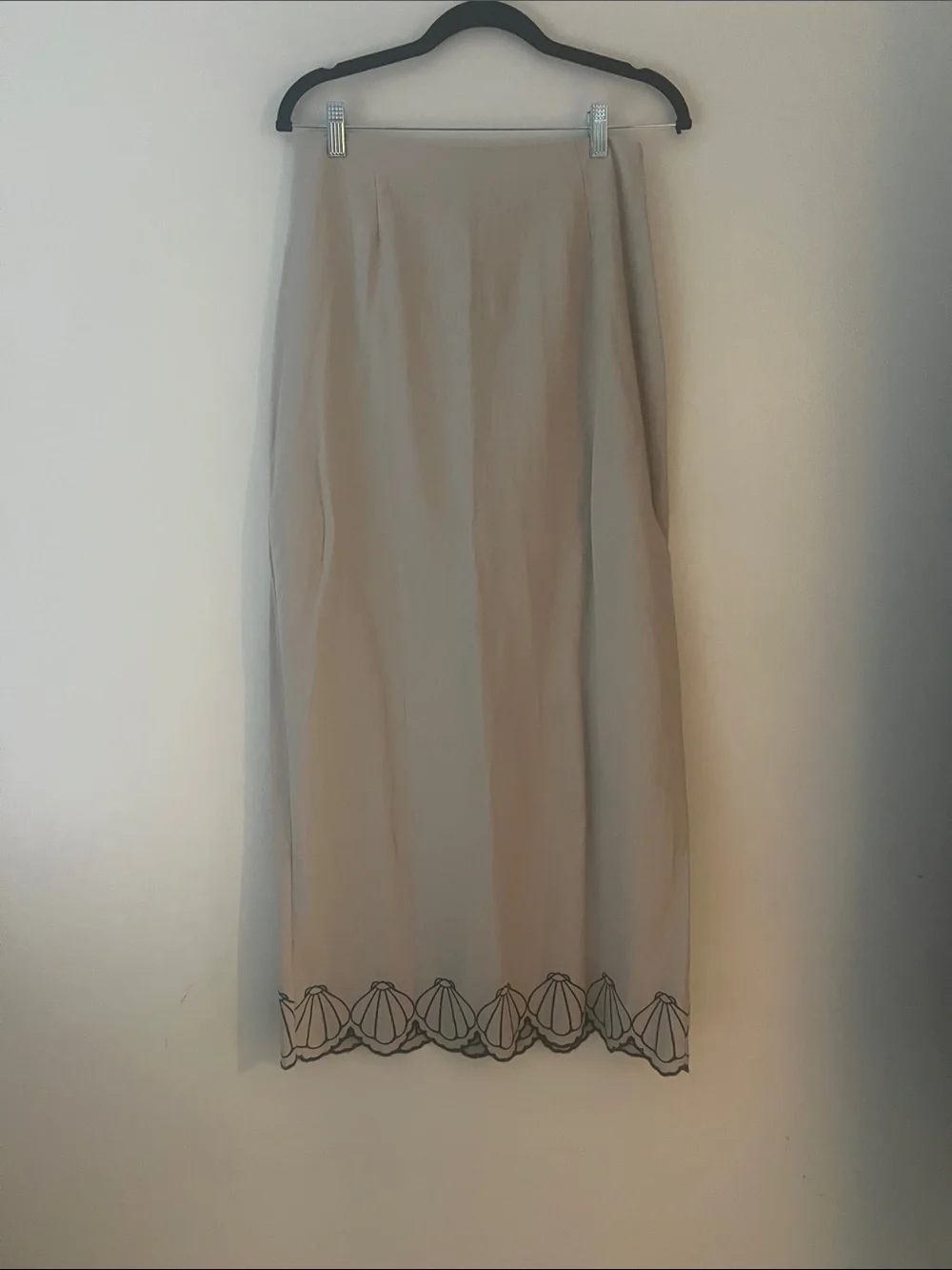 Embroidered Hem Midi Skirt
